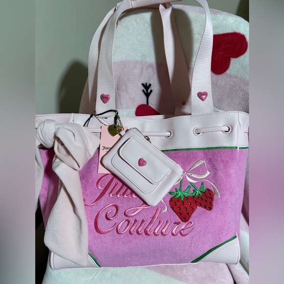 NWT Juicy Couture Pink Strawberry 🍓 Daydreamer Tote in Cherry 🍒 Blossom - Picture 8 of 9